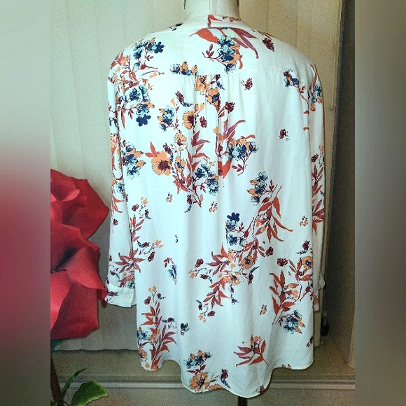 💲IT'S A TWOfer!! PRINTED BLOUSES💲 - Picture 5 of 5